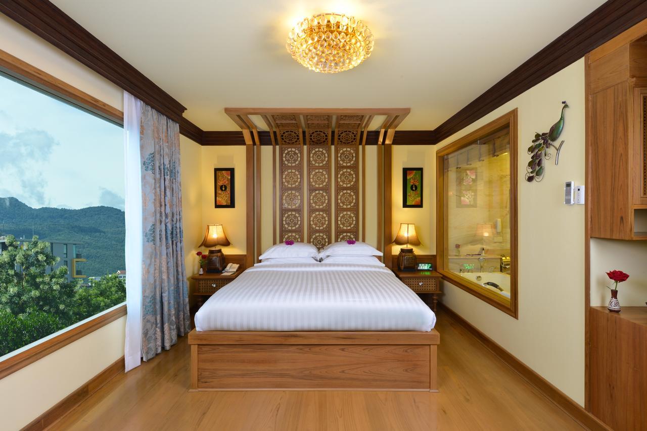 Peak Nimman Prestige Hotel Chiang Mai Exterior photo